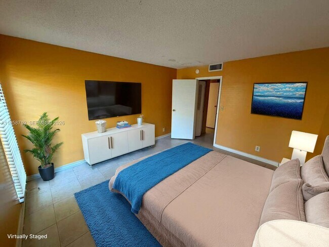 Foto del edificio - 4848 NW 24th Ct