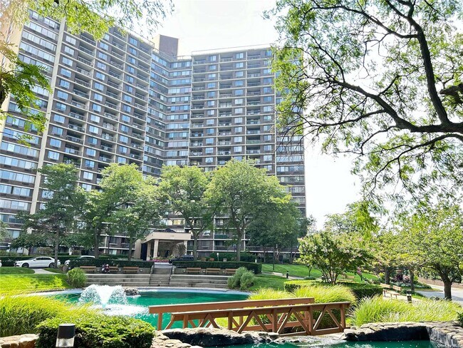 Foto del edificio - One Bay Club Dr