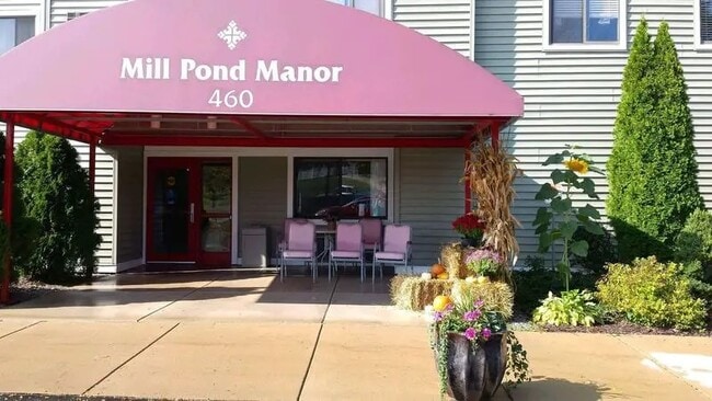 Building Photo - 460 W Russell St