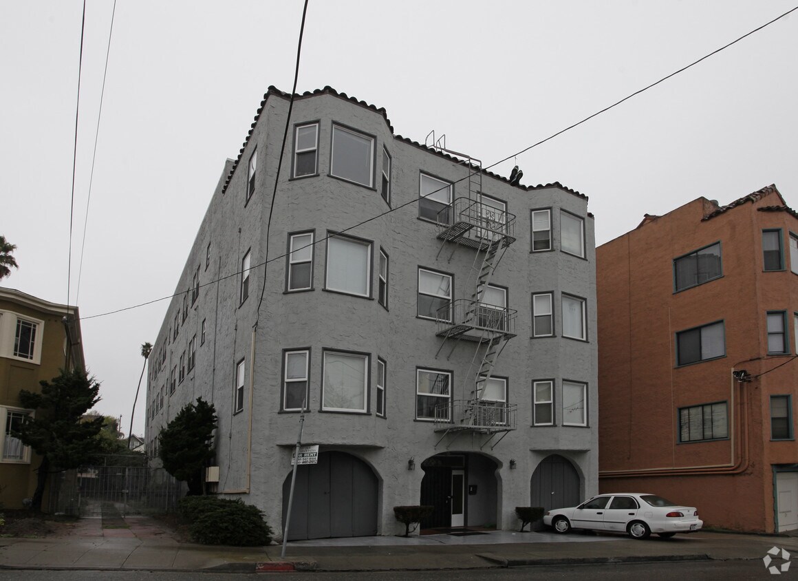 Primary Photo - 2440 8th Ave