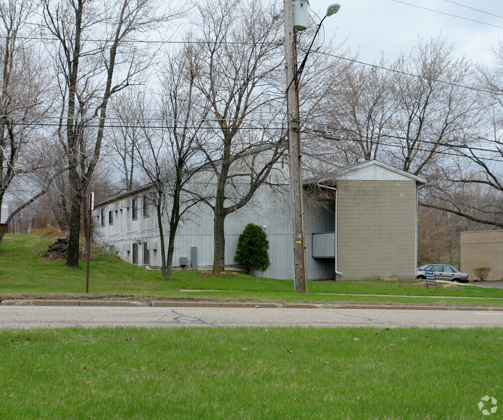 Building Photo - 1695 Triplett Blvd