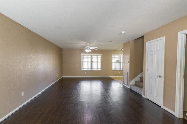Building Photo - 7419 Foxwood Fair Ln