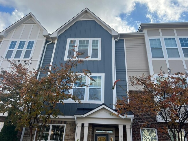 Building Photo - 523 Balsam Fir Dr