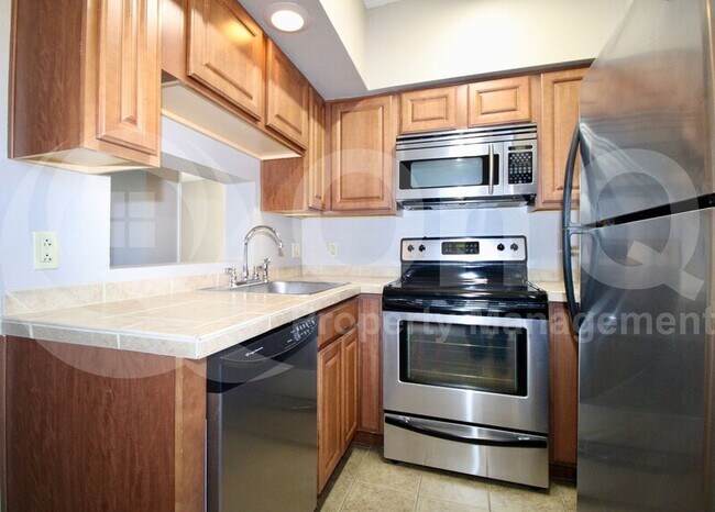 Foto del edificio - 1810 E Blacklidge Dr