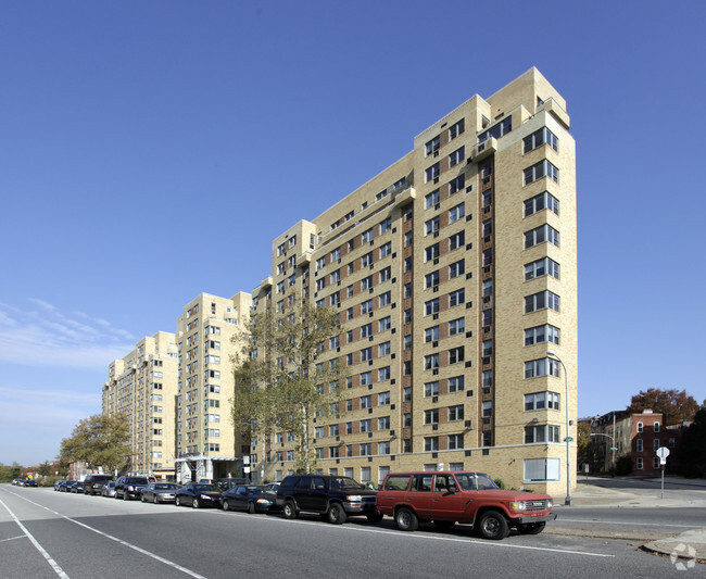 Foto del edificio - 2601 Parkway Condominiums