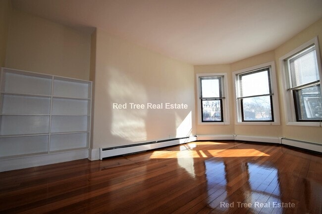 Building Photo - 1728 Beacon St
