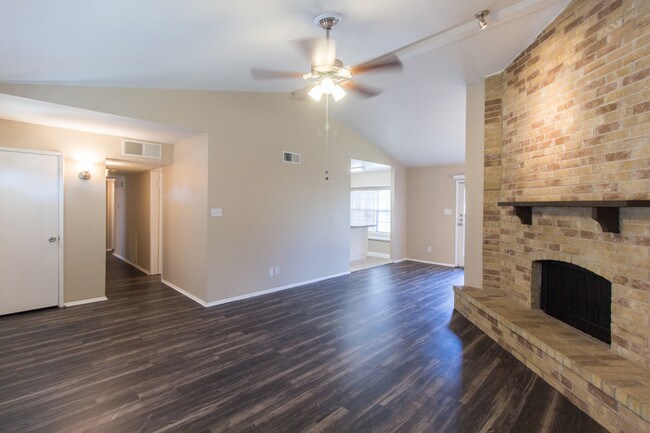 Building Photo - 1313 Finley Dr, Plano, TX 75025