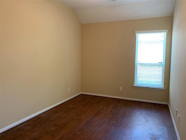 Building Photo - 18714 Dovewood Springs Ln