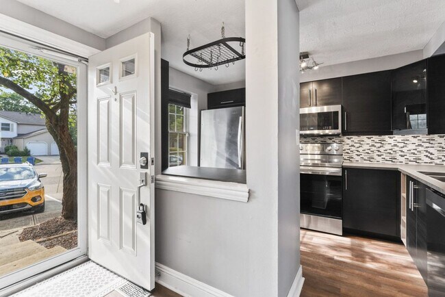 Building Photo - Welcome to this stunning 2-bedroom, 1-bathroom home located in the desirable Indianapolis, IN.