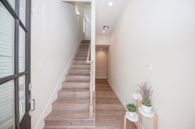 Foto del edificio - 5209 Allen St