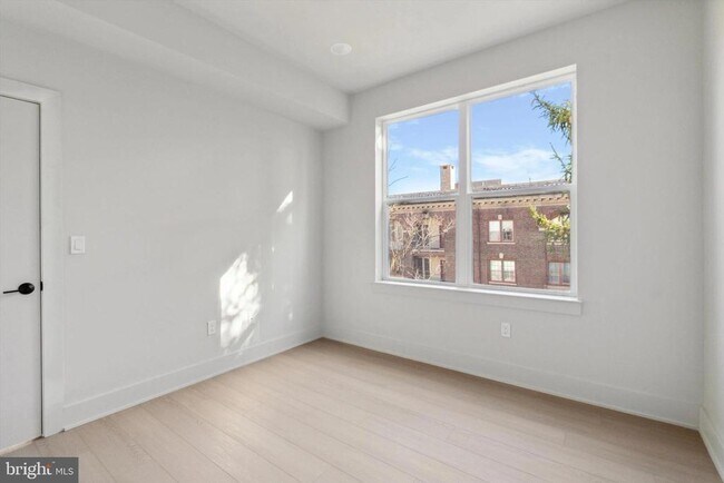 Foto del edificio - 5521 Wayne Ave