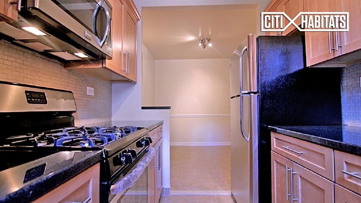 Foto principal - 3462 Jerome Ave