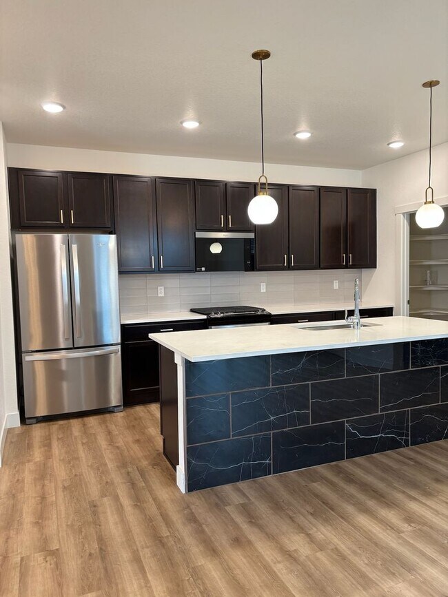 Foto del edificio - 5063 McKinnon Ct