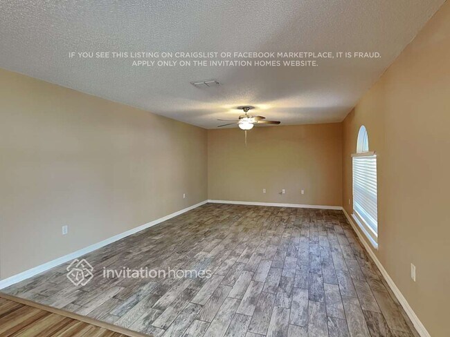 Building Photo - 310 Tortuga Way