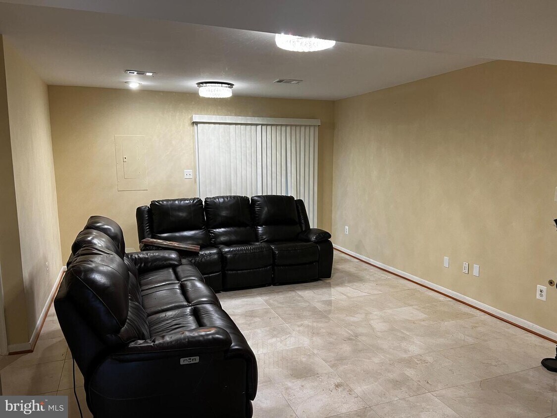 8354 Jovin Cir, Springfield, VA 22153 Townhome Rentals in Springfield