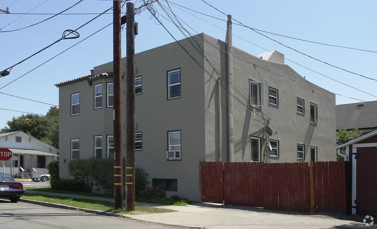 Building Photo - 1402-1406 Alhambra Ave