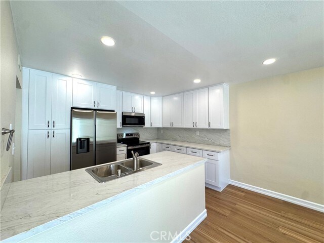 Foto del edificio - 18229 Olympic Ct