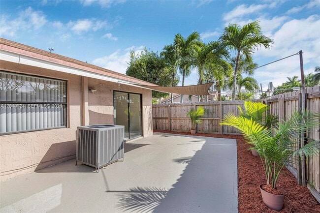Building Photo - 7730 SW 156th Ct