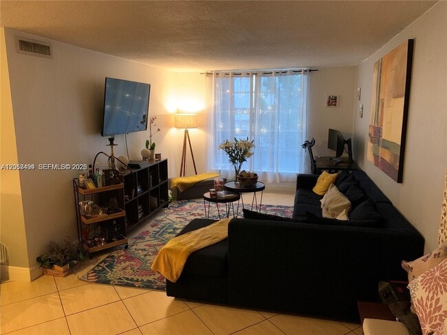 Foto del edificio - 210 SW 11th St