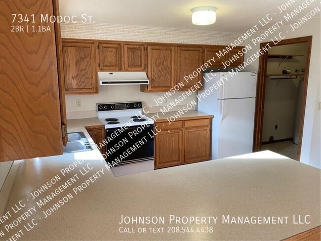 Building Photo - Spacious 2-Bedroom Boise Duplex with Firep...