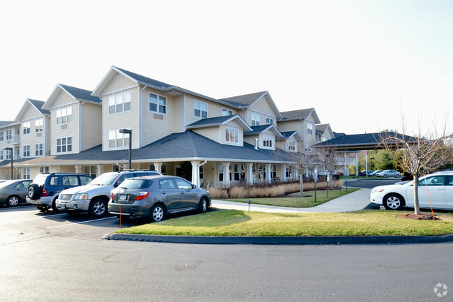 Building Photo - Holiday White Oaks