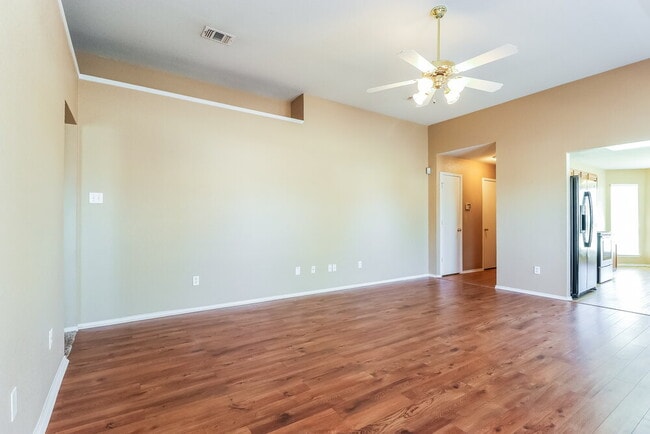 Foto del edificio - 1101 Darren Dr