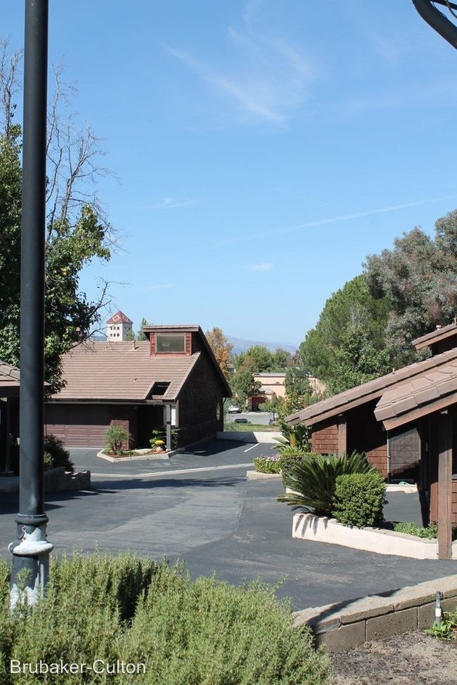 Building Photo - 27727 Tierra Vista Rd