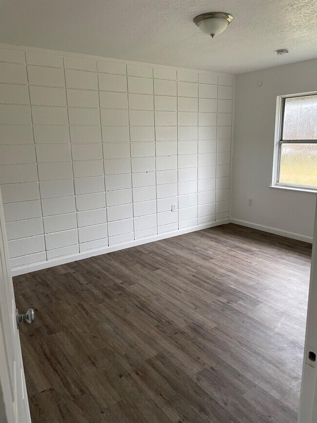 Foto del edificio - 825 Tomlinson St