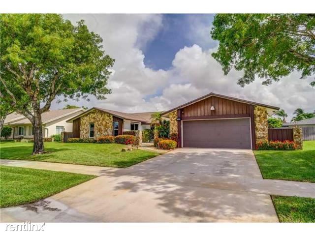 Foto del edificio - 4855 Acorn Dr