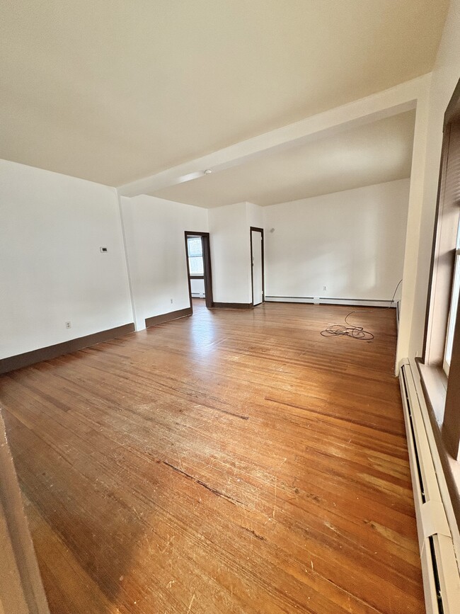 Living room - 15 School St