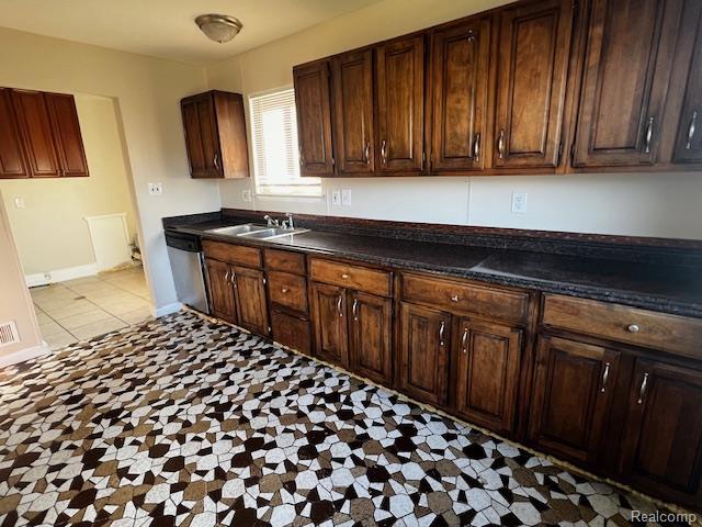 Foto del edificio - 14701 Duncan St