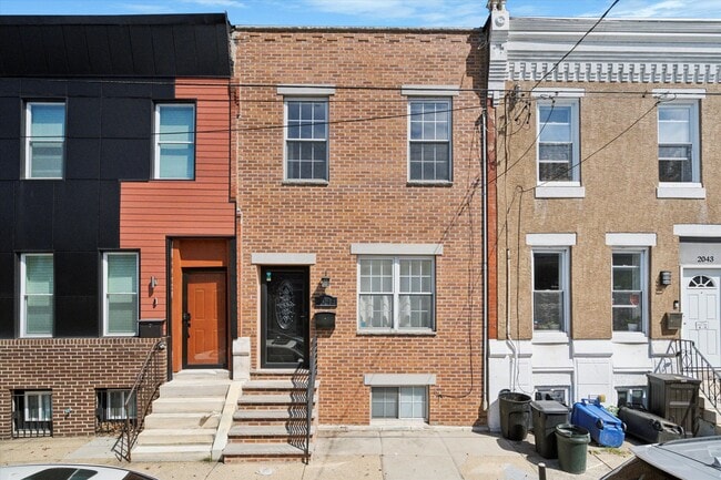 Building Photo - 2045 Morris St