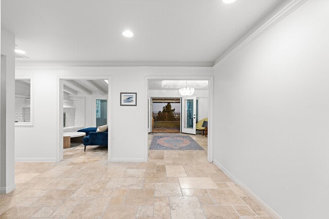 Building Photo - 854 Guanajuato Dr
