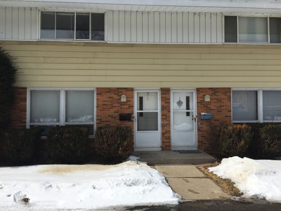207 River Ln, Loves Park, IL 61111 Townhome Rentals in Loves Park IL