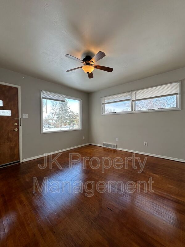 Foto del edificio - 1216 5th Ave NW