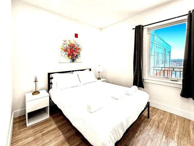Foto del edificio - 2400 E Huntingdon St