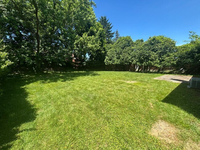 Foto del edificio - Declare Your Independence from Renting This July! Lease-to-Own Opportunity (This is NOT a Typical...