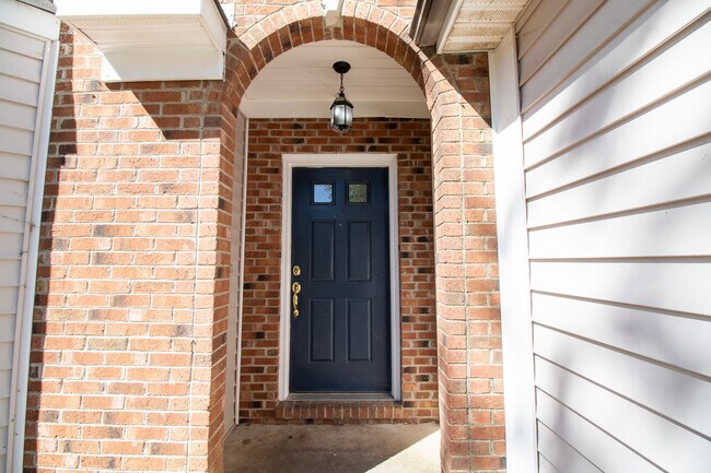 Building Photo - 223 Gregory Dr