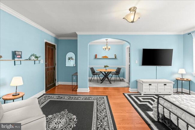 Building Photo - 820 N Washington St