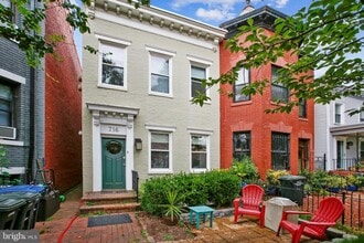 Building Photo - 716 Maryland Ave NE