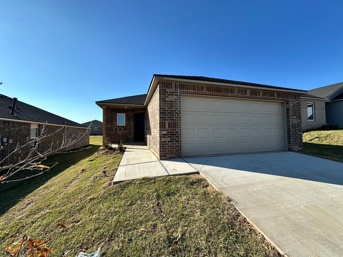 6200 Bradford Pear Ln, Edmond, OK 73034 House Rental in Edmond, OK