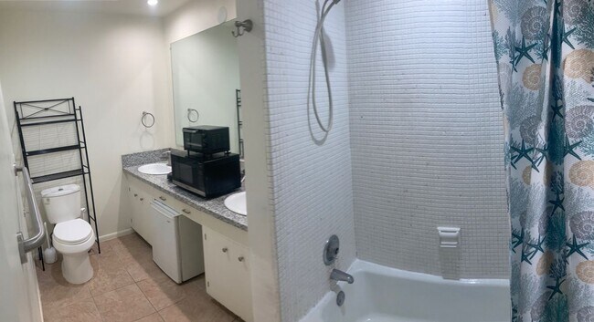 Foto del edificio - 3935 Foothill Rd