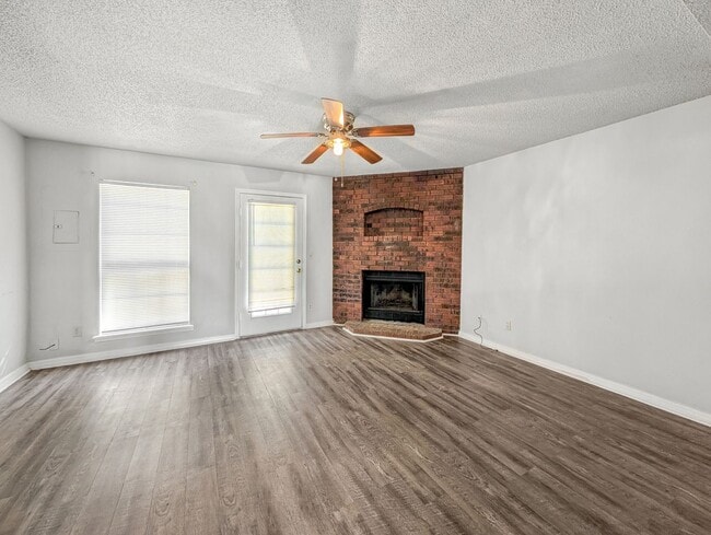 Building Photo - 2456 N Brophy Cir