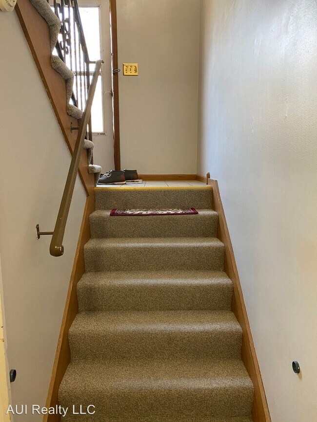 Building Photo - 3 br, 1.5 bath House - 13613 Cambridge Avenue