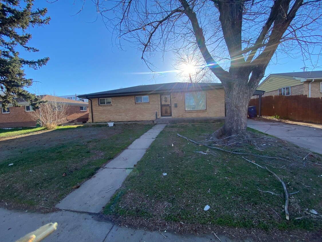 Primary Photo - Ranch Style Home in Aurora!