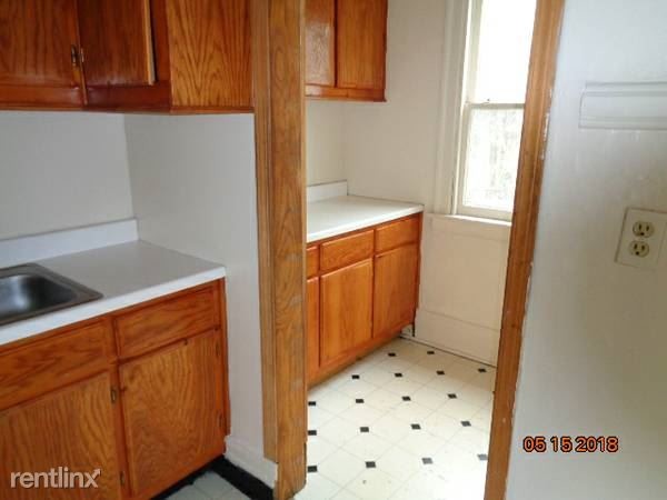Building Photo - 203 Shelter St