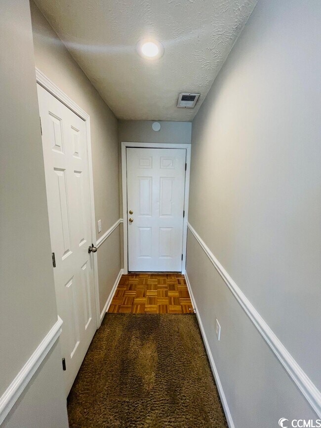 Foto del edificio - 640 Waterway Village Blvd