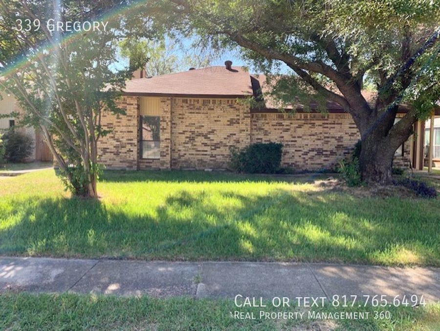 Foto principal - Spacious Grand Prairie duplex available fo...