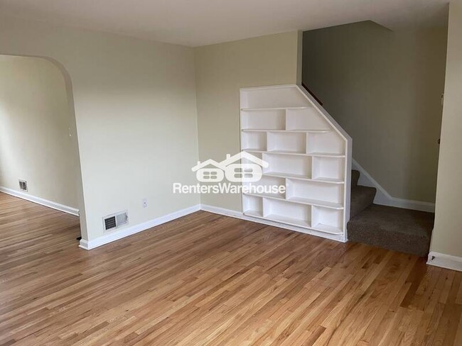 Building Photo - 925 St Agnes Ln