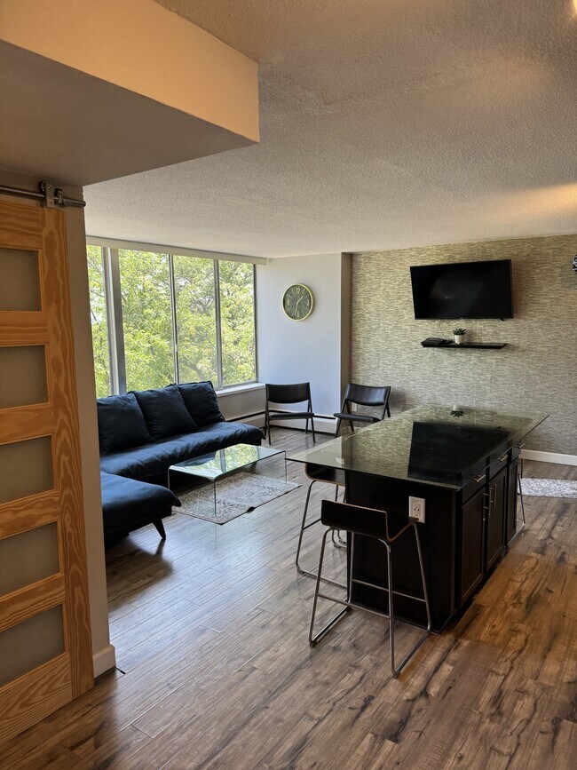 Foto del edificio - 1409 N Prospect Ave
